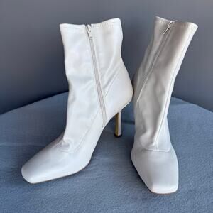NWT Gianni Bini white square toe booties - ankle - sock - faux leather - size 11
